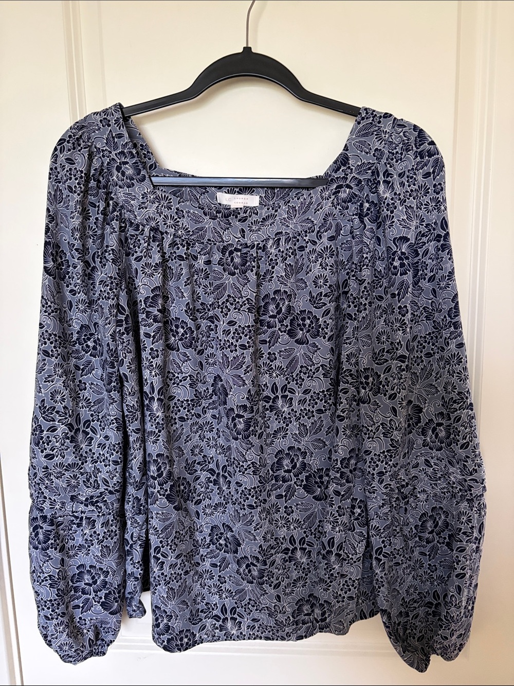 LC Lauren Conrad Navy Floral Peasant Blouse